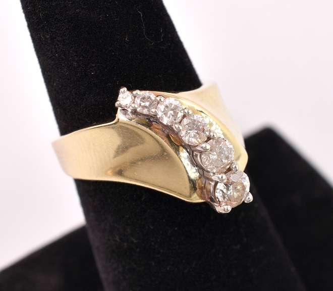 Radiant Approx. 0.65CTW Diamond Ring in Yellow Gold