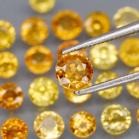 Glittering 4.39ct set of golden Songean Sapphires