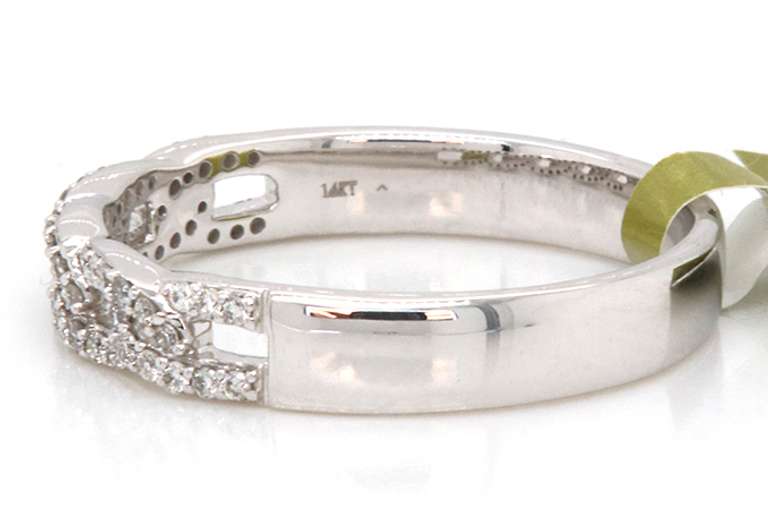 New White Gold 0.22ctw Diamond Link Band Ring