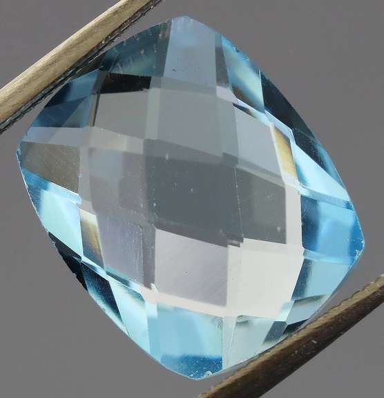 Double checker cut! 5.16ct sky blue Topaz