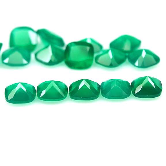 Breath taking 12.23ct mint green Botswana Agate set