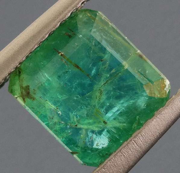 Vivid green! Unheated! 1.77ct Colombian Emerald