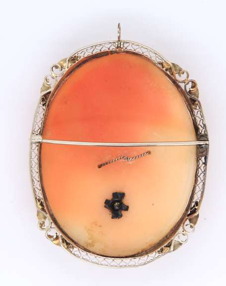 Antique Yellow Gold Shell Cameo with Diamond Pendant Brooch