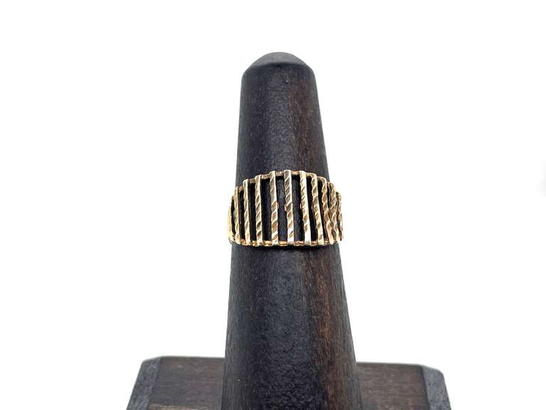 Lot of 4 Gold-Toned Rings