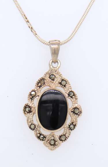 Vintage 925 Sterling Silver Black Onyx Pendant on Chain