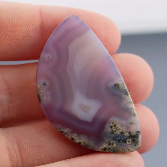 Artistic 44.50ct Chalcedony and Chlorite cabochon