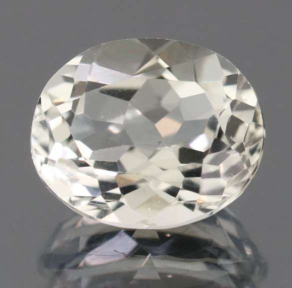 Great 6.16ct diamond white Topaz