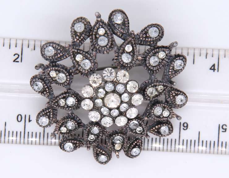 Cubic zirconia Brooch