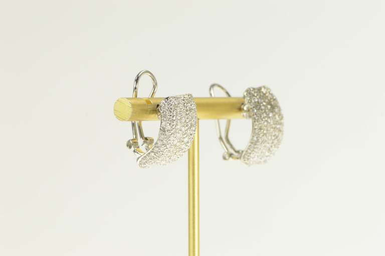 18K White Gold 3.00 Ctw VS Diamond Pave Encrusted Curved Earrings