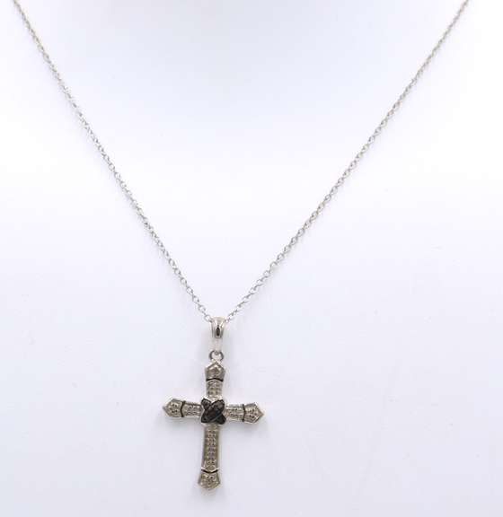Vintage 925 Sterling Silver Cross Pendant on Chain