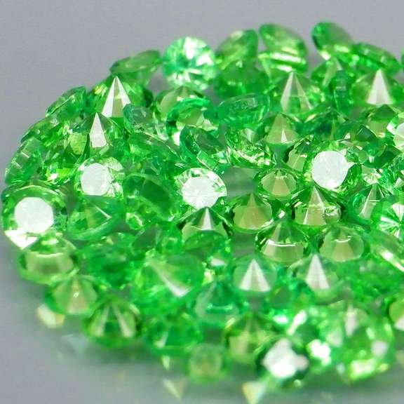 Brilliant! 3.86ct untreated apple green Tsavorite set