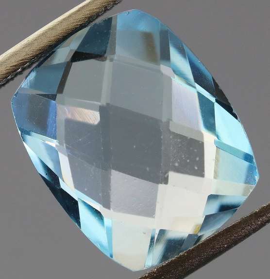 Double checker cut! 5.16ct sky blue Topaz