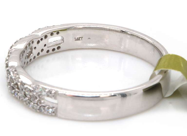 New White Gold 0.22ctw Diamond Link Band Ring