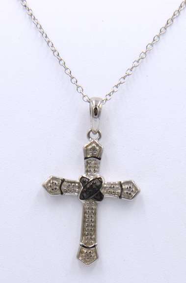 Vintage 925 Sterling Silver Cross Pendant on Chain