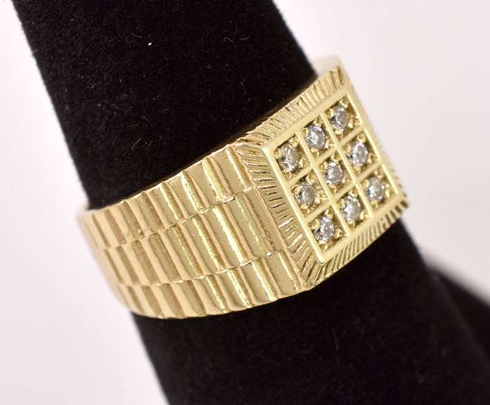 Sensational Diamond Ring in 14K Yellow Gold