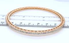 Romantic 18kt Round Brilliant Cut Diamond Bangle