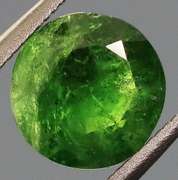 Rich emerald green 1.91ct Tsavorite Garnet solitaire