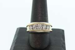 MEN'S 14 KT WHITE GOLD DIAMOND BAND