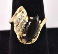 Lovely Black Gemstone ad Diamond Ring in 14K Yellow Gold