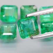Vivid! Top green 3.24ct Colombian Emerald set