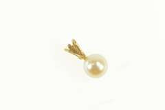 14K Yellow Gold Pearl Diamond Accent 6.9m Classic Pendant