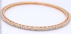 Romantic 18kt Round Brilliant Cut Diamond Bangle