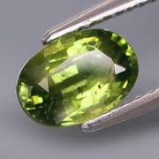 Simply amazing 1.38ct golden green Sapphire