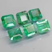 Vivid! Top green 3.24ct Colombian Emerald set