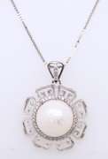 925 Sterling Silver Pearl Pendant on Box Chain