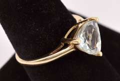 Lovely Large Aquamarine Ring in Yellow Gold
