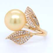 Attractive 18kt Golden South Sea Pearl and Diamond Leaf Ring
