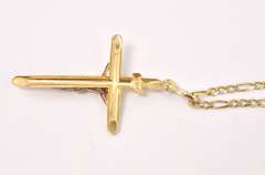 Captivating Cross Pendant Necklace in 14K Yellow Gold