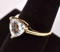 Lovely Large Aquamarine Ring in Yellow Gold