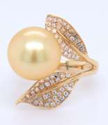 Attractive 18kt Golden South Sea Pearl and Diamond Leaf Ring