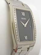 Handsome Men's Seiko Quartz Watch in Stainless Steel