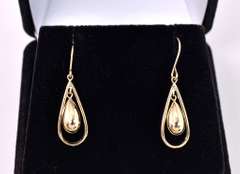 Gorgeous Tear Drop Earrings in 14K Yellow Gold