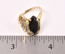 Lovely Black Gemstone ad Diamond Ring in 14K Yellow Gold