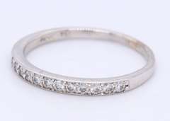 Sparkling White Gold Hearts on Fire Signature Diamond Band
