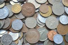 8 Pounds World Coins