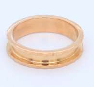 Beautiful 18kt Satin Finish Edge Band