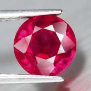 Stunning pinkish red 2.24ct Ruby solitaire