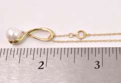Stunning Pearl and Diamond Pendant Necklace in 14K Yellow Gold