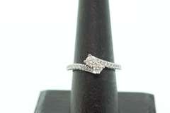 LADIES “EVER US” 14K GOLD ND DIAMOND RING