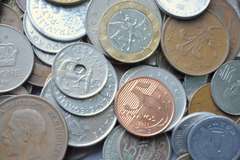 8 Pounds World Coins