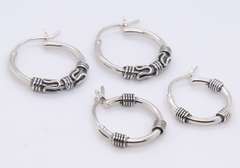 Group Lot of 2 Vintage 925 Sterling Silver Hoop Earrings