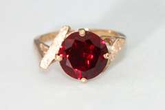 Flashy Rhodolite in Gold Ring