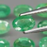 Vivid! Top green 5.31ct Colombian Emerald set