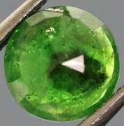 Rich emerald green 1.91ct Tsavorite Garnet solitaire