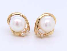 Elegant Yellow Gold Fresh Water Pearl and Diamond Accent Earrings