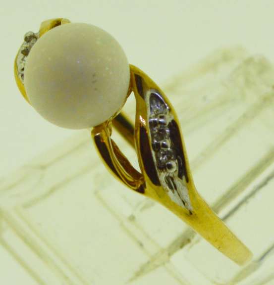 10KT Yellow Gold White Stone Ball Ring